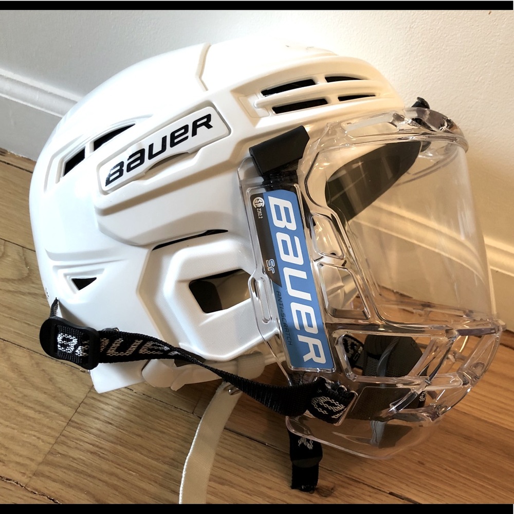 Bauer adult m helmet with shield